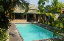 Magnifique Villa à loué dans la commune de Ngaliema / Bassoko non loin de Mondjiba  Loyer: 8500$   Garantie: 3+1  Composition :   4 Chambres  3 Salles de bains  1 Grand salon … mediacongo