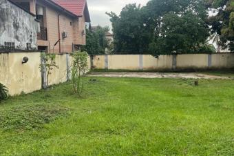 4 Terrains de 300 mtre carr  vendre  pigeon soit 15msur20  170000 dollars  discuter  possibilit de vendre toute la parcelle  1000000 dollars  discuter 40msur45