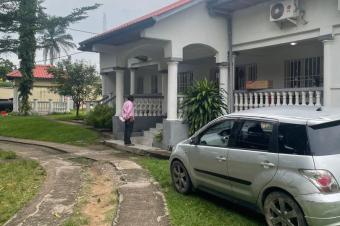 4 Terrains de 300 mtre carr  vendre  pigeon soit 15msur20  170000 dollars  discuter  possibilit de vendre toute la parcelle  1000000 dollars  discuter 40msur45