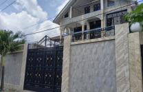 Parcelle inclus d'un bâtiment de R+2 à Mont Ngafula mediacongo