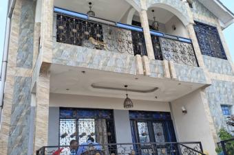 Parcelle inclus dun btiment de R2  Mont Ngafula 