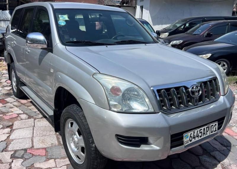Prado 2009 trs bon tat diesel manuelle Kilomtrage 70000 moteur 5l prix 14500 a discuter