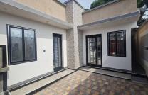 Parcelle à vendre avec une belle maison à Bumbu  mediacongo