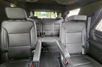 Arrivage GMC Yukon Denali Annee  20212022 Full option  Automatique Steptronique Essence 8 cylindre Demarrage bouton Interior Cuire Siege electrique 2 cte 4