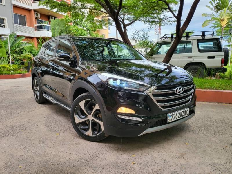 Hyundai Tucson Annee  2018 Demarrage bouton Automatique Steptronique Essence 4 cylindre 40.200 km Interior Cuire Siege electrique 4 x 4 Panoramique Toit ouvra