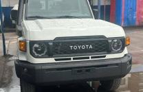  mis en vente :  Deux AMBULANCES  LAND CRUISER  Sans plaque  00 kilomètres  Full options  Moteur V6 Diesel  Manuel   Prix : 77.000$ à discuter mediacongo