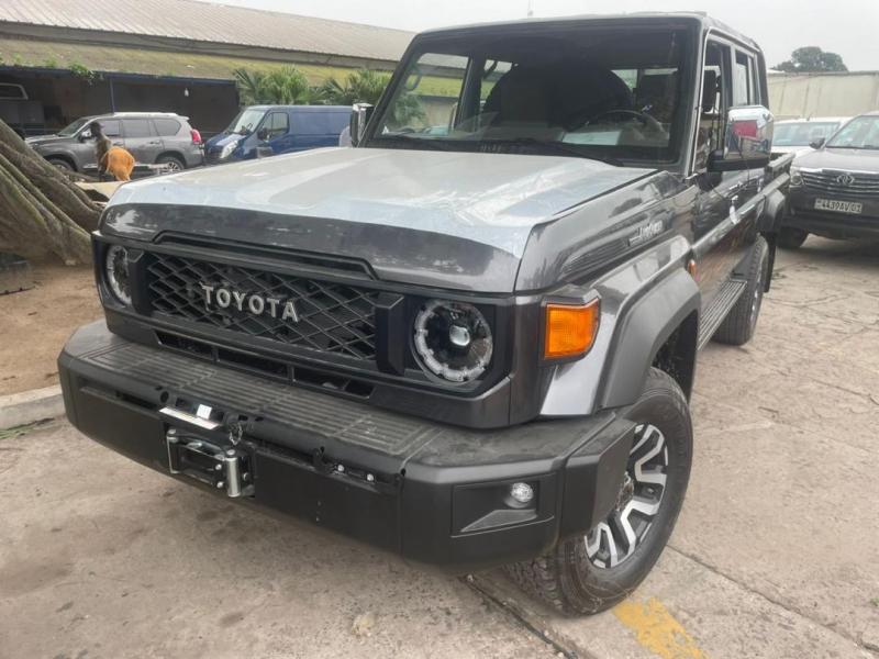 Toyota land cruiser double cabine 2024