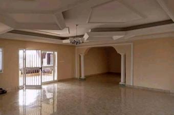 Villa  vendre dans la Commune de Mont Ngafula au Quartier maman Mobutu 