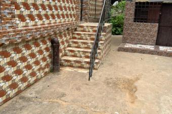 Parcelle  vendre avec maison  Ngaliema haute tension