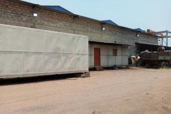   ENTREPT A LOUER A LIMETE 9eme rue KINGABWA POIDS LOURDS  Rfrence TP  DIMENSIONS 3.500m Entrept 360m Prix 20.000