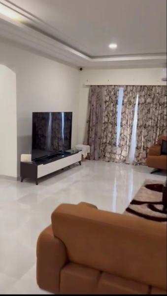 Besoin de Louer ou dacheter un appartement ou dune villa en plein Centre de GOMBE  Nhsitez pas contacteznous 