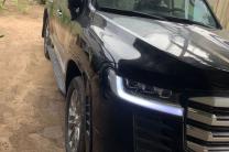 ? Véhicule en vente  tout neuf , propre  Sans plaque  Kilométrage 0 Marque nissan  Type jeep  Essence  Écran tactile   Prix : 70.000 $ à discuter automobile_motos_velos_engins_et_pieces
