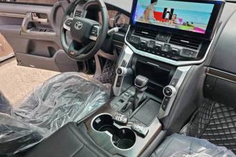 Toyota land cruiser VXR 2024