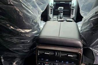 Toyota land cruiser VXR 2024