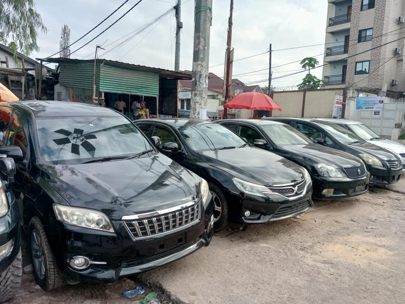 GRANDE ARRIVE DES VHICULES 