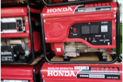 groupes_electrogenes_panneaux_solaires_construction Anonyme  