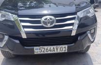 Toyota fortuner 2017 authentique couleur d'origine automatique essence full option HD suspension impeccable faible kilométrage climatisation impeccable mediacongo
