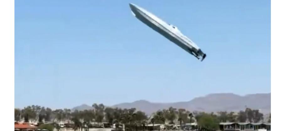 La tentative de record vire à l'accident : un bateau projeté dans les airs à plus de 320 km/h aux Etats-Unis
