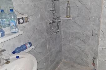 Plusieurs Appartement nouvelle construction dans la commune de ngaliema  mon fleuri   1 une chambre 2 salle de bain cuisine quipe prix700 tout charges   2 2 chambres 2 salle 