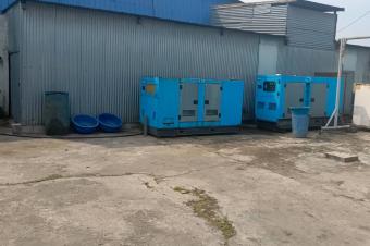 Entrept et parcelle a vendre 9  A VENDRE A LIMETE KINGABWA IVECO UN ENTREPT  IVECO TRS BIEN SITU PRS DU BOULEVARD POIDS LOURS   DIMENSIONS 1250m2 PRIX 1.500.000 