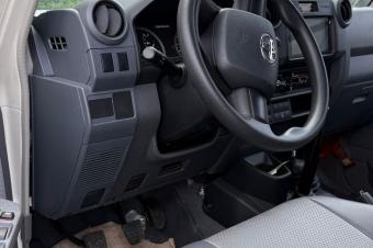 3 PICES DES TOYOTA LANS CRUISER 77 LX SANS PLAQUE 2025 AUTHENTIQUE  PRIX 68.000 SUKA SUKA PAR PICES   MANUELS DIESELS 00.0 KILOMTRES CLIMATISATION IMPECCABLES V6 LOCALI