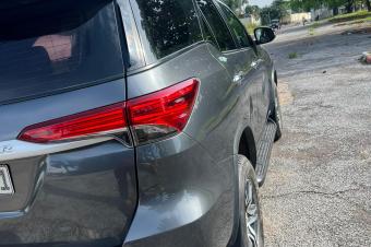 TOYOTA FORTUNER PLAQUE BT 2024 AUTHENTIQUE  PRIX 47.000 LISOLO MUKIE KK.   AUTOMATIQUE ESSENCES 7.000 KILOMTRES CLIMATISATION IMPECCABLES FULLS OPTIONS LOCALISATION