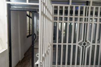 Parcelle dote dun immeuble de R2 plus terrasse  Ngaliema entre mto  laloux 