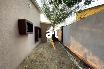 VENTE PARCELLE DE 1050m AVEC GRANDE BTISSE DE 4 CHAMBRES  MAMA MOBUTU