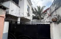 Vente parcelle avec maison de R+1 un niveau à Limete première rue funa mediacongo