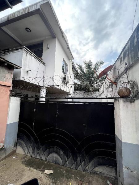 Vente parcelle avec maison de R1 un niveau  Limete premire rue funa 