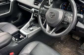 Toyita new Rav hybrid 