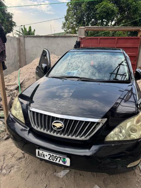 TOYOTA HARRIER Sans plaque  Full options  Tout ok  Prix 10.000 suka  Localisation camp PM