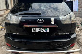 TOYOTA HARRIER Sans plaque  Full options  Tout ok  Prix 10.000 suka  Localisation camp PM
