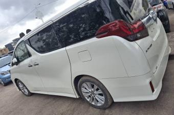Toyota alphard nouveau 