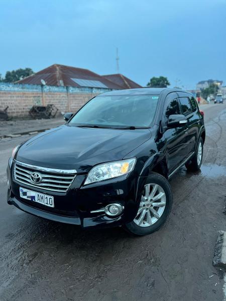  TOYOTA VANGUARD 2014  PLAQUE TRE RCENTE COULEUR DORIGINE  3 BANQUETTES  ANNE DE FABRICATION 2015 KILOMTRAGE  14.235 Km FULL OPTIONS  RADIO ANDRODE  PALETTE
