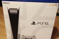 PlayStation 5 825GB @ $300 / Whatsapp +243977671449 jouets_jeux_videos