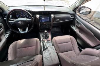 Fortuner 2019 diesel manuelle Kilomtrage 59000 camera de recul Prix 39500 a discuter
