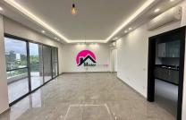 Louez ce luxueux appartement de 220 m² des 4 CHS autonomes + WC visiteurs, niché dans un immeuble moderne avec divers avantages : piscine, etc. À Gombe, réf : Palais de la Nation. mediacongo