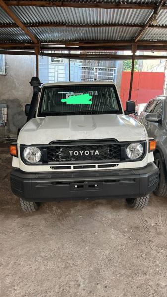 TOYOTA LAND CRUISER Anne de fabr 2024 Sans plaque  5 Portires   Boite Manuel Moteur Diesel 1HZ  6 Cylindre en ligne  Kilomtrage 00Km A 65.000  Localisation mont ngafula