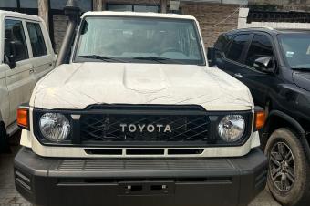 TOYOTA LAND CRUISER Anne de fabr 2024 Sans plaque  5 Portires   Boite Manuel Moteur Diesel 1HZ  6 Cylindre en ligne  Kilomtrage 00Km A 65.000  Localisation mont ngafula