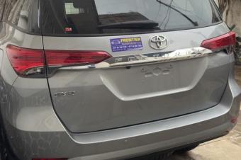 TOYOTA FORTUNER SANS PLAQUE 2020 AUTHENTIQUE  PRIX 38.000 LISOLO MUKe  AUTOMATIQUE ESSENCE 17.000 Km CLIMATISATION IMPECCABLES FULL OPTIONS  LOCALISATION LIMETE