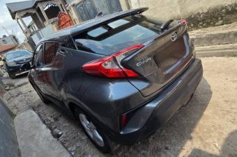TOYOTA CHR HYBRIDE 