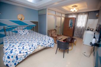 GS13IMMO SARL met  votre disposition la location de cet appartement meubl et dune suite de 3Chambres  coucher CNdjili. Prs du Boulevard Lumumba. Prix location  45Jour.