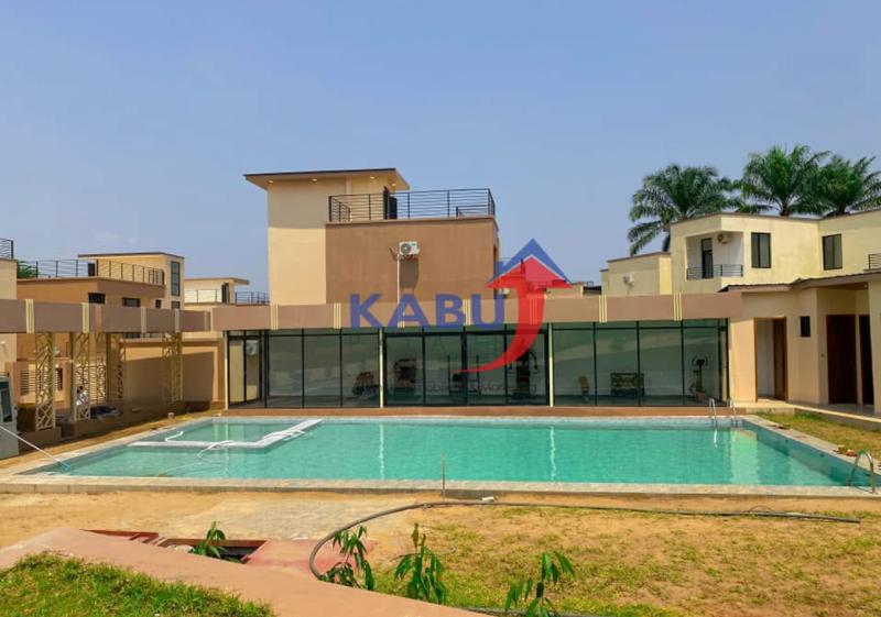 VILLA  VENTE ET LOCATION A NGALIEMA 