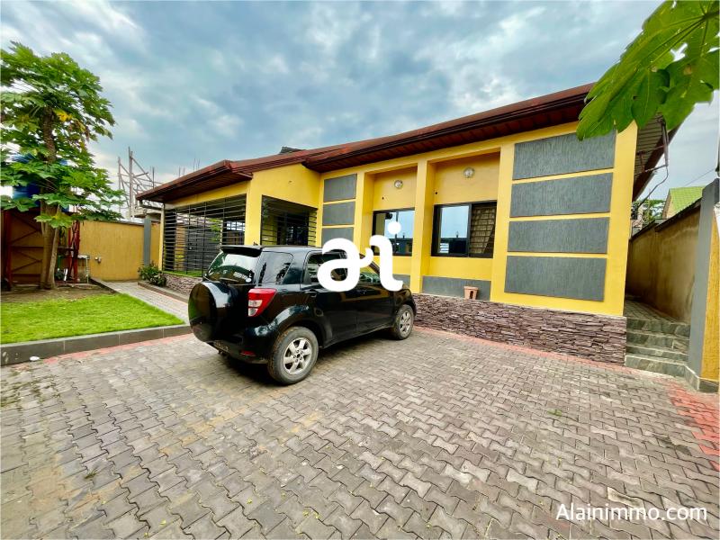 VENTE PARCELLE DE 320m  AVEC BTISSE DE 3 CHAMBRES  KINSHASA EN VRAC 