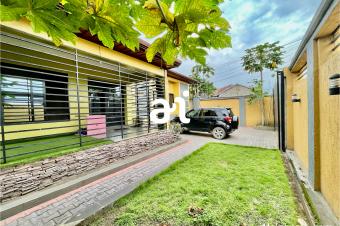 VENTE PARCELLE DE 320m  AVEC BTISSE DE 3 CHAMBRES  KINSHASA EN VRAC 