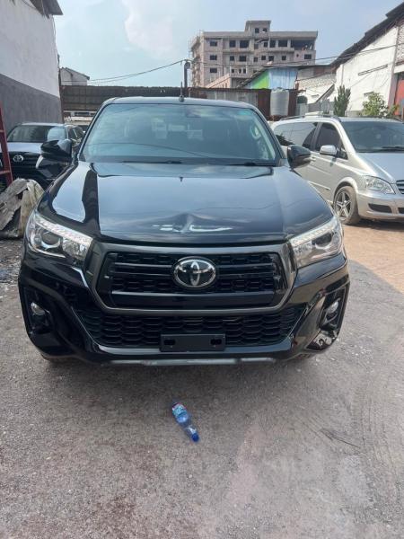 Mise en vente toyota hulux 2022