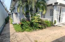 Parcelle de 11m/20m avec maison basse en vente situé à Mimosa/Ngaliema  mediacongo