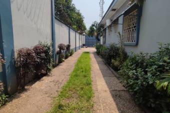Parcelle de 11m20m avec maison basse en vente situ  MimosaNgaliema 
