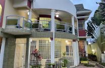 Vente  parcelle minoza /kisuka pêcheurs   20m/22m  Composition:  4chambres, 3 salle de bains,double salon, cuisine, magasin, toilettes visiter, plus annexe   Prix 300.000 à discute mediacongo